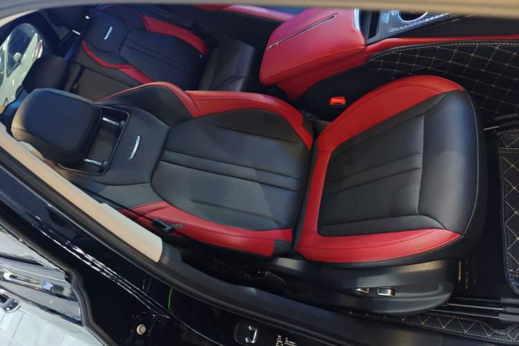 Used Hongqi HS3 2023 1.5T Two-Wheel Drive Shanwei Edition
