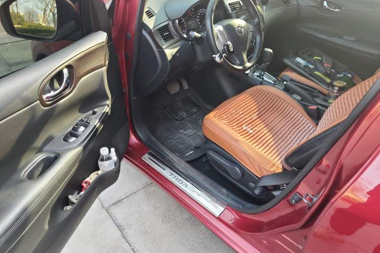 Used Nissan Tiida 2011 1.6L CVT Luxury Edition
