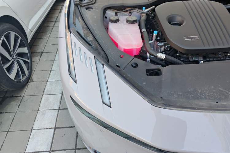 Used Lynk & Co 10 EM-P 2025 Model 240 Four-Wheel Drive Ultra Right Front Headlight