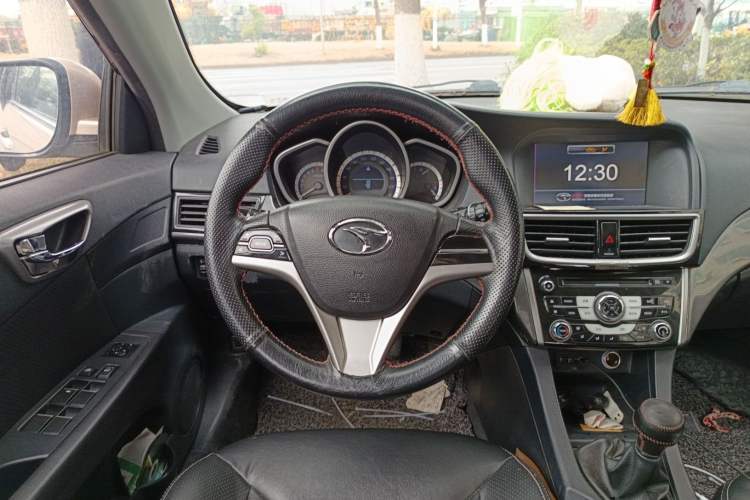 Used Soueast V6 Lingshi 2013 1.5L Manual Flagship Edition Steering Wheel