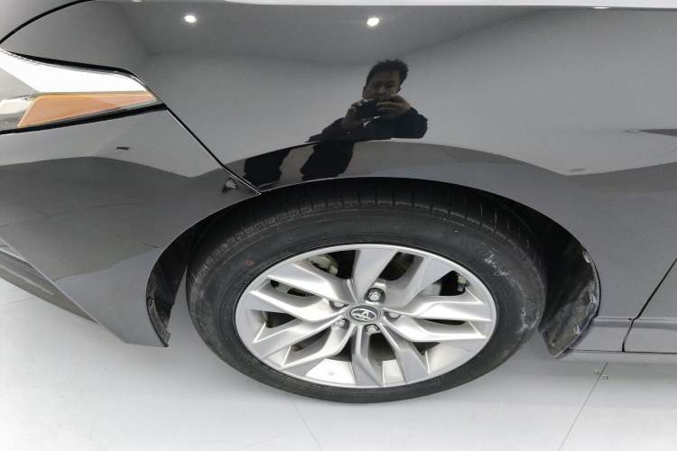 Used Toyota Avalon 2019 Dual-Engine 2.5L Luxury Edition China VI Standard