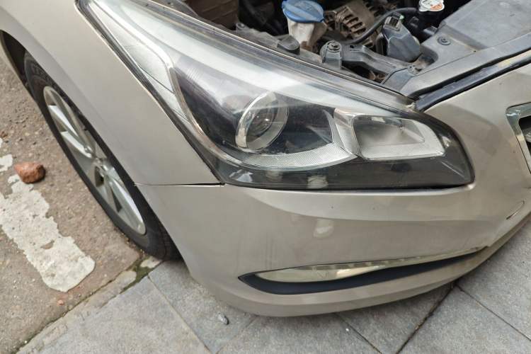 Used Hyundai Mistra 2014 1.8L Automatic Smart GLS Right Front Headlight