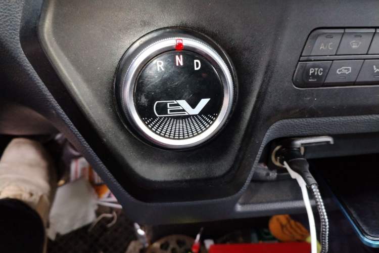 Used SAIC MAXUS EV30 2021 Pure Electric Smart Logistics Expert with Long Wheelbase—CATL
