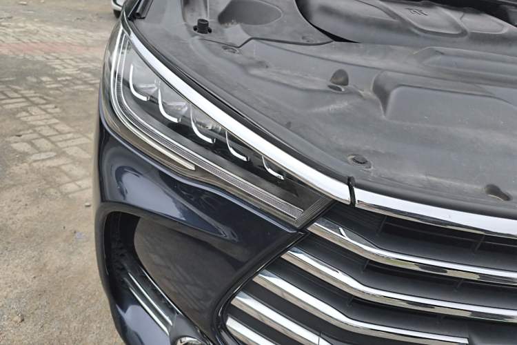 Used BYD Song MAX 2018 1.5T Automatic Smart Connect Elite Model with 6 Seats