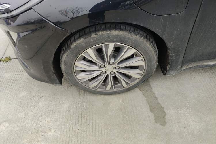 Used Hongqi E-QM5 2022 431 km Charge & Enjoy Edition
