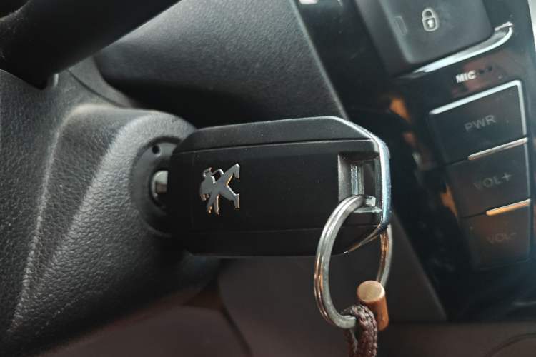 Used Peugeot 301 2014 1.6L Manual Comfort Edition