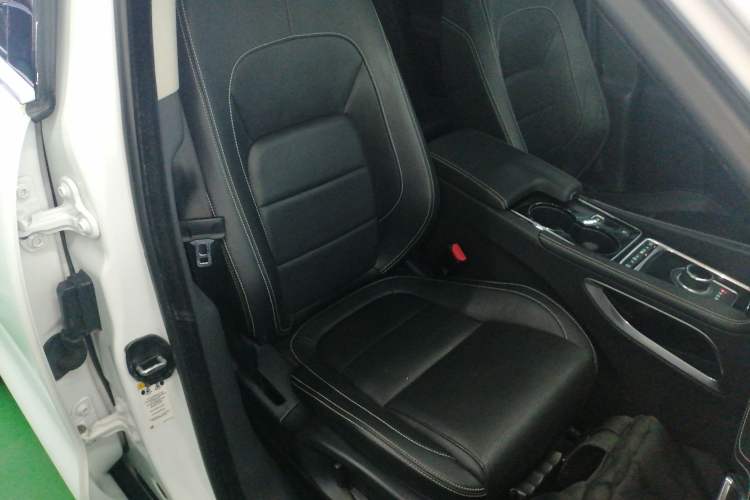 Used Jaguar F-PACE 2016 2.0T Two-Wheel-Drive R-Sport Sport Edition