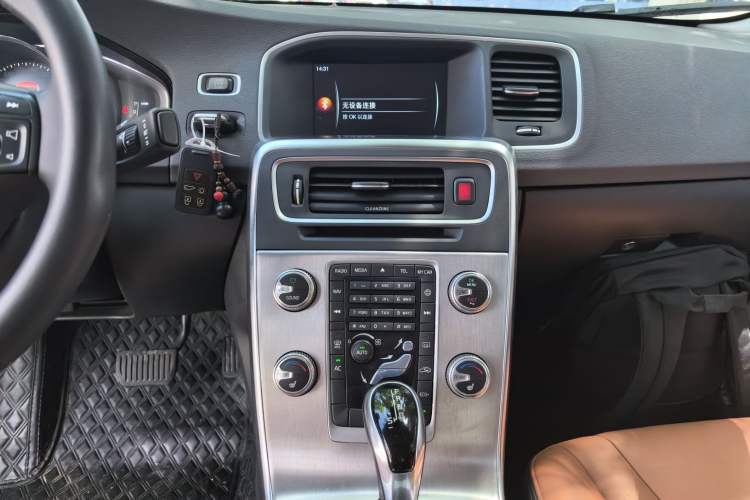 Used Volvo S60 2017 S60L T4 Smart Range Edition
