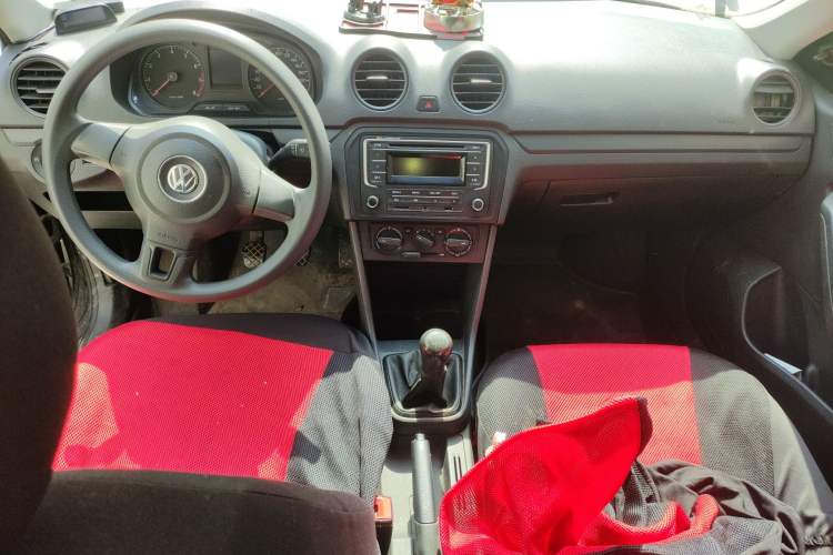 Used Volkswagen Jetta 2013 1.6L Manual Fashion Edition Center Console