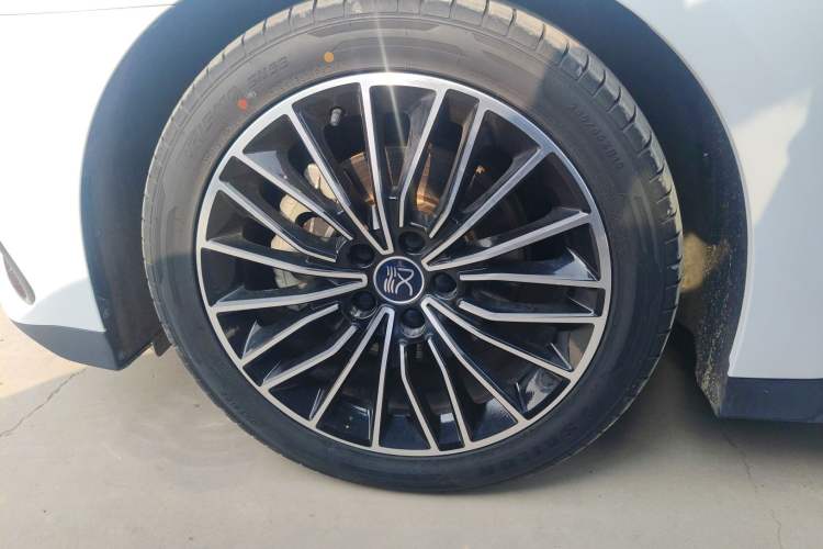 Used BYD Han 2022 DM-i 121KM Prestige Model Left Front Wheel Hub