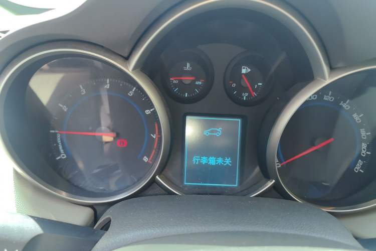 Used Chevrolet Cruze 2015 1.5L Classic SL MT Instrument Cluster