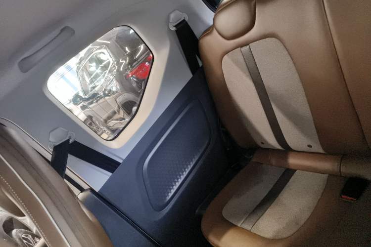 Used Wuling Hongguang MINIEV 2022 GAMEBOY 300km Enthusiast Model with Lithium Iron Phosphate