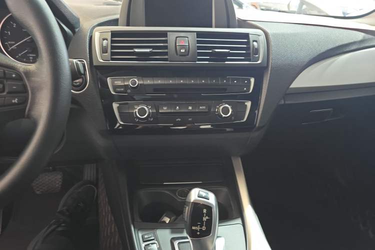 Used BMW 1 Series 2016 118i Leading Model Audio And AC Panel