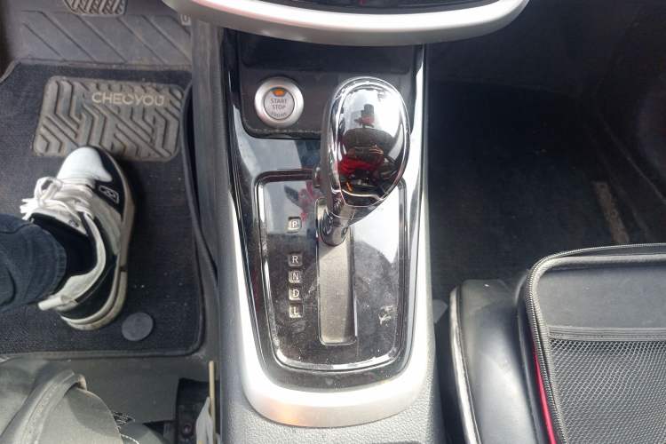 Used Nissan Tiida 2016 1.6L CVT Smart Drive Edition Gear Lever
