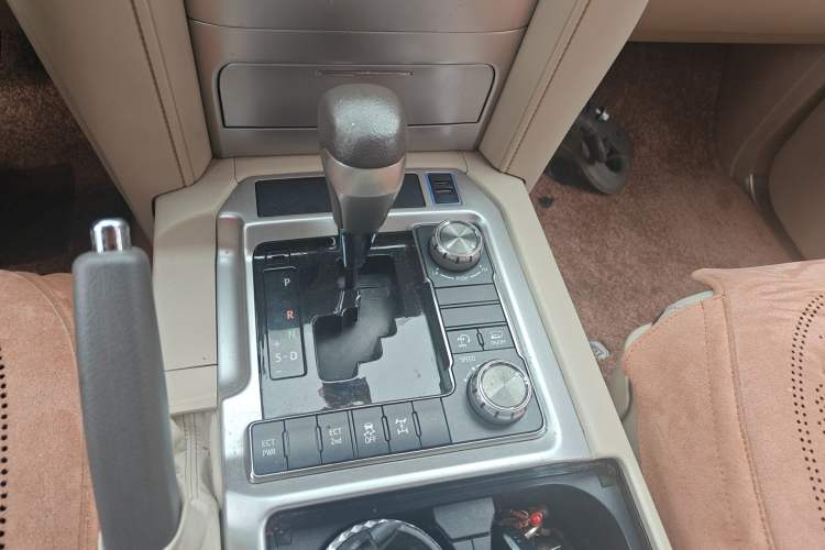 Used Toyota Land Cruiser 