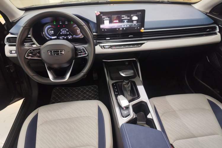 Used Geely Auto Emgrand 2022 4th Generation 1.5L CVT Flagship Model Audio And AC Panel