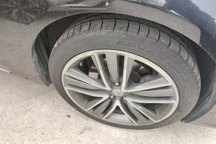 Used Infiniti Q50L 2015 2.0T Sport Edition Right Front Wheel Hub