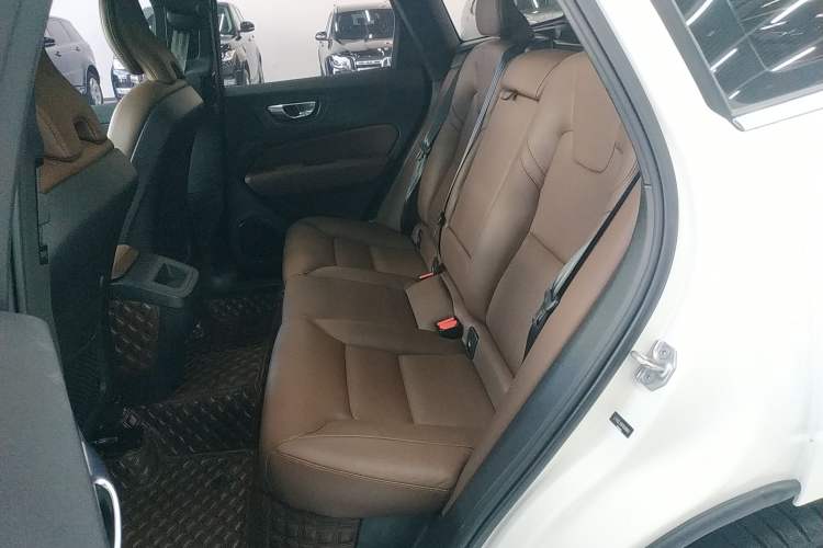 Used Volvo XC60 2023 B5 4x4 Smart Luxury Edition
