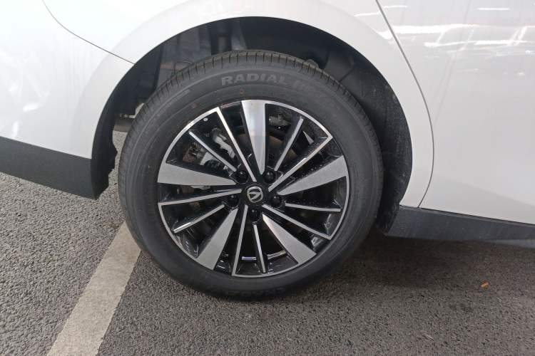 Used CHANGAN Eado PHEV 2025 Smart New Blue Whale 145KM Battleship Edition Exterior 5