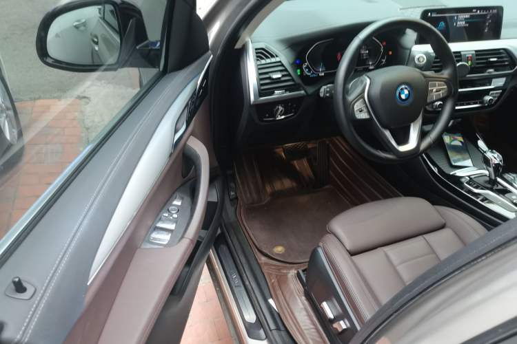Used BMW iX3 2021 Leading Model
