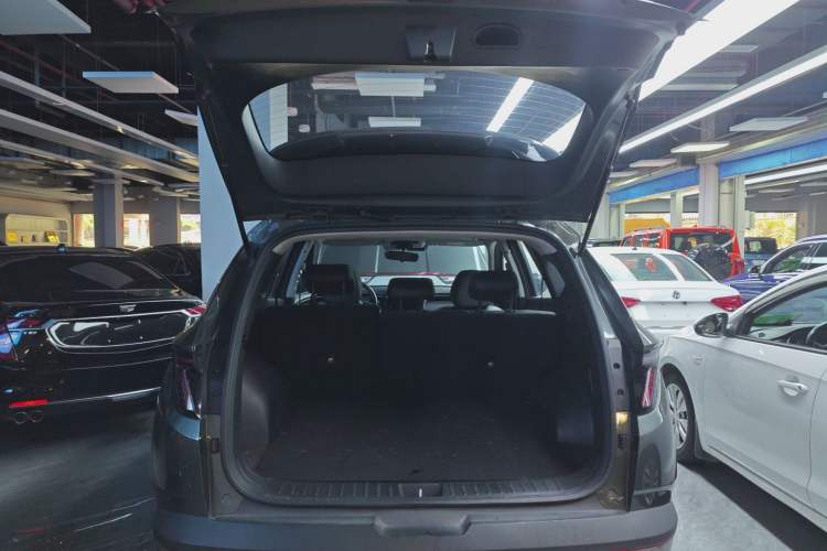 Used Hyundai Tucson 2022 Tucson L 1.5T DCT LUX Prestige Edition N Line Trunk