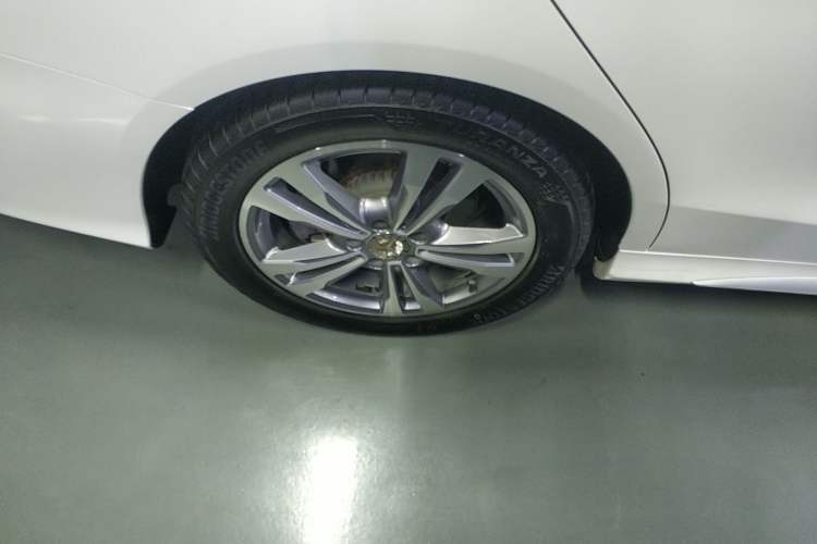 Used Mercedes-Benz C-Class 2021 C 200 L Fashion Edition Sport Version Right Rear Wheel Hub