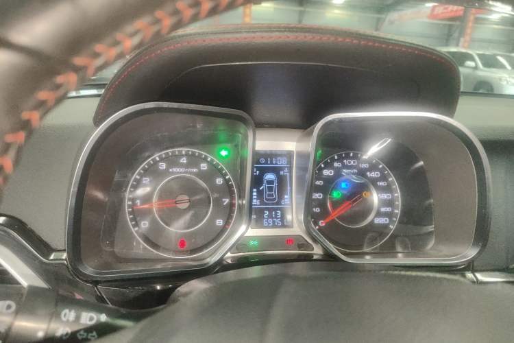 Used Zotye Domy X5 2017 Platinum Edition 1.5T Manual Luxury Model Instrument Cluster