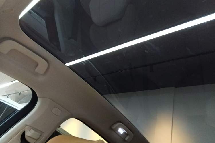 Used Hima AITO M5 2022 Range-Extended Rear-Drive Standard Version Headliner