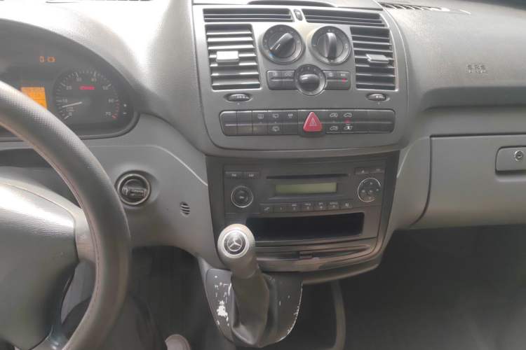 Used Mercedes-Benz Vito 2010 2.5L Elite Edition