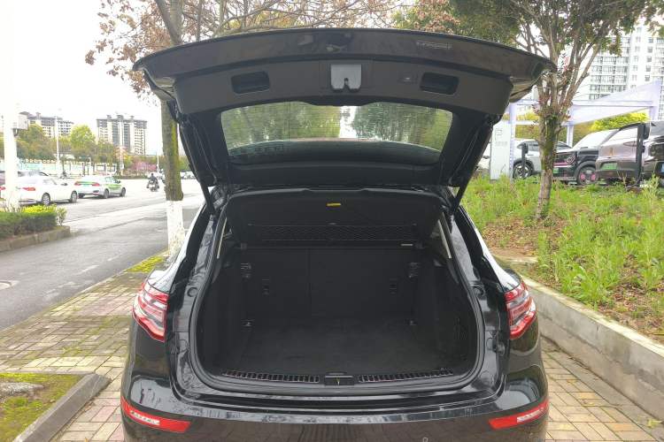 Used Zotye SR9 2017 2.0T Manual "Ultimate Heart" Edition