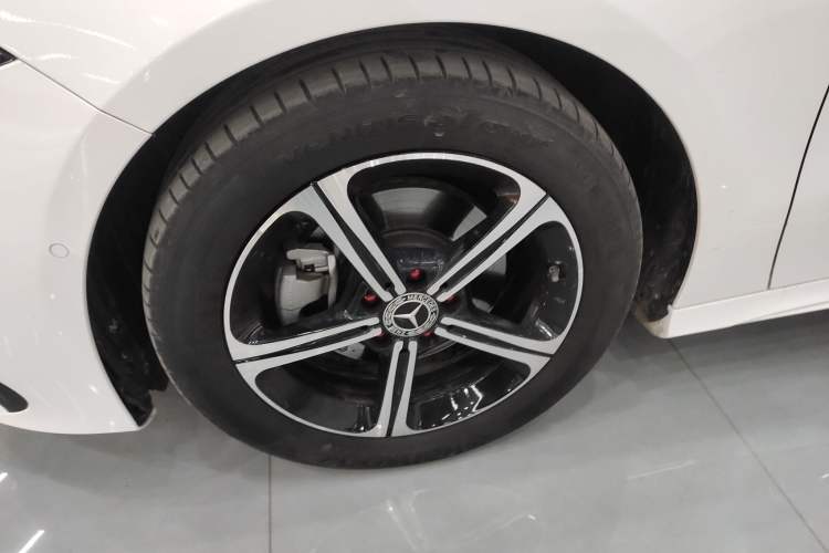 Used Mercedes-Benz A-Class 2023 A 200 L Fashion Model Left Front Wheel Hub