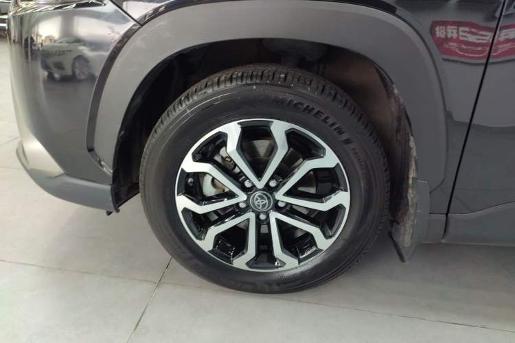 Used Toyota FRONTLANDER 2022 2.0L CVT Luxury Edition Left Front Wheel Hub