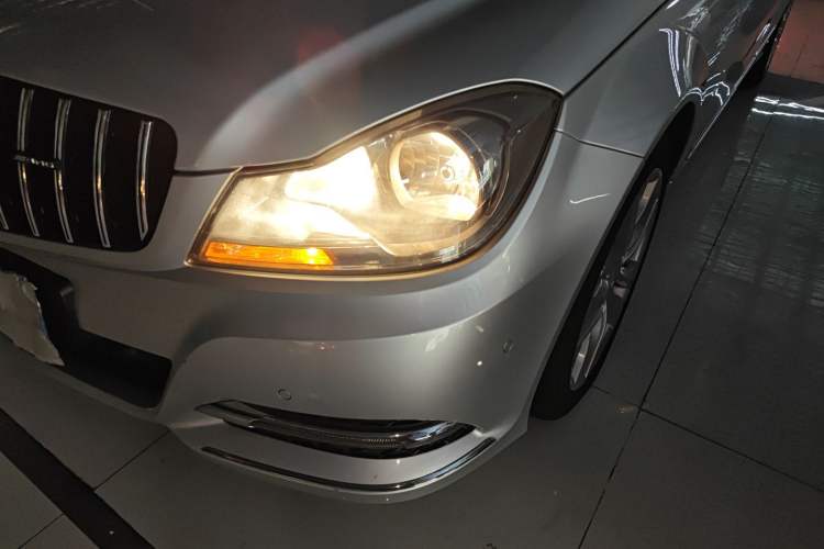 Used Mercedes-Benz C-Class 2011 C 200 Fashion Travel Edition