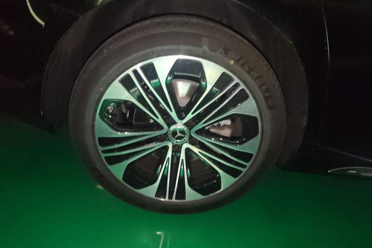 Used Mercedes-Benz E-Class 2026 E 300 L Luxury Right Rear Wheel Hub