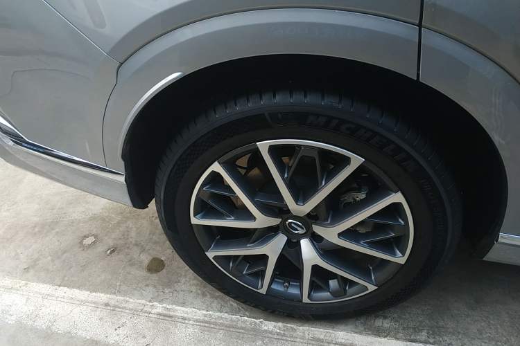 Used GAC Trumpchi GS8 2024 Dual-Motor Series 2.0TM Two-Wheel Drive Premium Edition Right Rear Wheel Hub