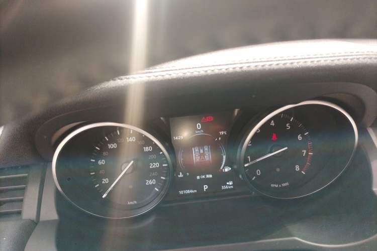 Used Land Rover Range Evoque 2018 240PS PURE Style Edition Instrument Cluster