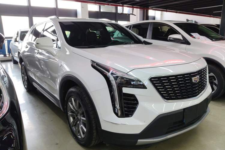 Used Cadillac XT4 2018 28T Two-Wheel-Drive Luxury Model

