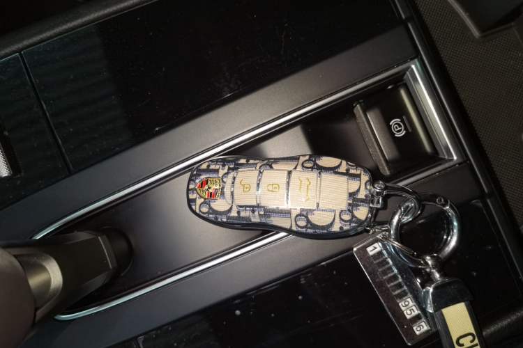 Used Porsche Macan 2024 Macan 2.0T Vehicle Key