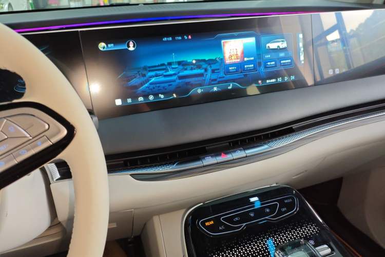 Used FORTHING Xinghai V9 2024 1.5TD 200km Qingyunti Series Flagship Edition Audio And AC Panel