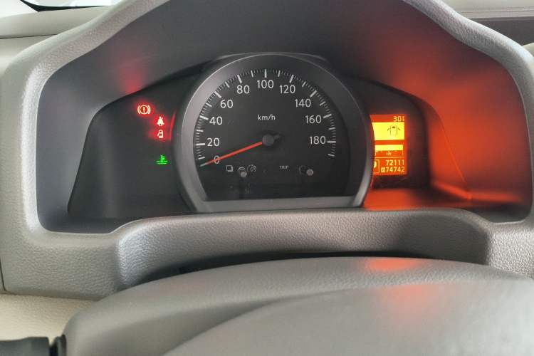 Used Nissan NV200 2016 Revised Version 1.6L CVT Luxury Edition
