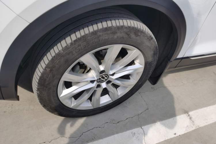 Used Volkswagen T-ROC 2022 280TSI DSG Two-Wheel Drive Elite PLUS Left Front Wheel Hub