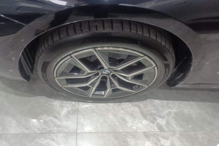 Used BMW i5 2025 eDrive 35L M Sport Package
