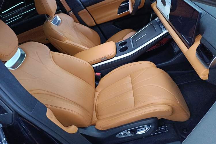 Used XPeng G9 2025 625 Long-Range Max Right Front Seat