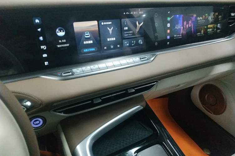 Used VOYAH FREE 2021 Four-Wheel Drive Standard Range-Extended Exclusive Luxury Package