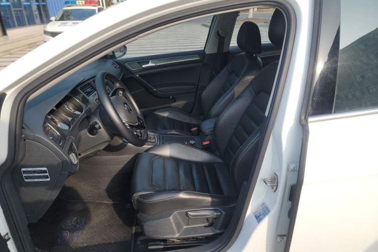 Used Volkswagen Golf 2016 230TSI Automatic Luxury Version