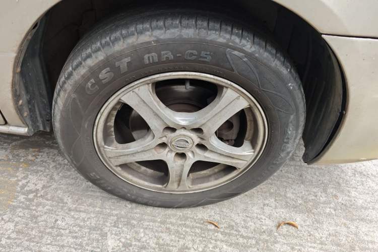 Used Dongfeng Shuaike 2011 1.6L Manual Luxury 7-Seater