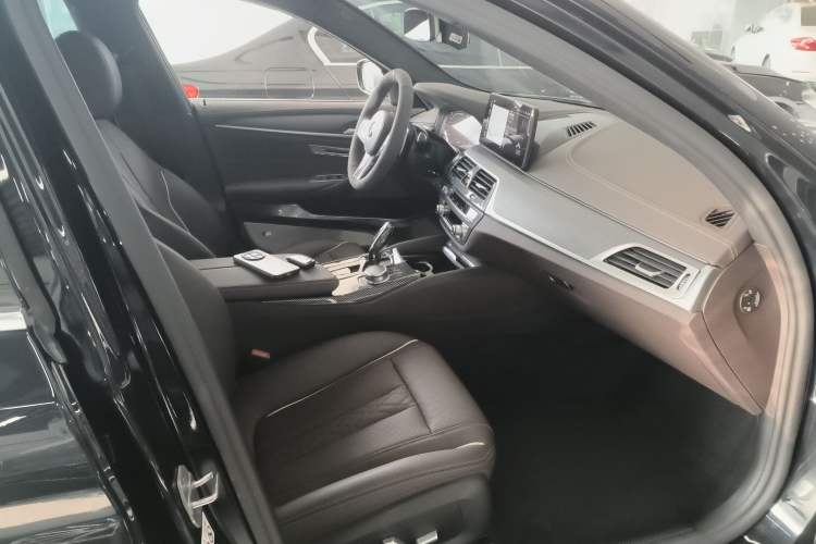 Used BMW 5 Series 2023 530Li Leading Model M Sport Package
