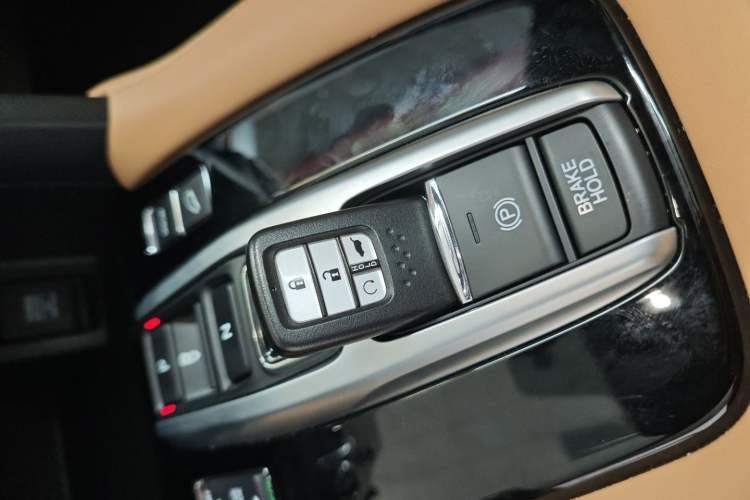 Used Honda UR-V 2020 370TURBO Two-Wheel Drive Luxury Edition Vehicle Key