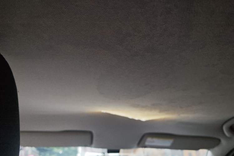 Used Volkswagen Lavida 2013 Revised Classic 1.6L Automatic Fashion Edition Headliner