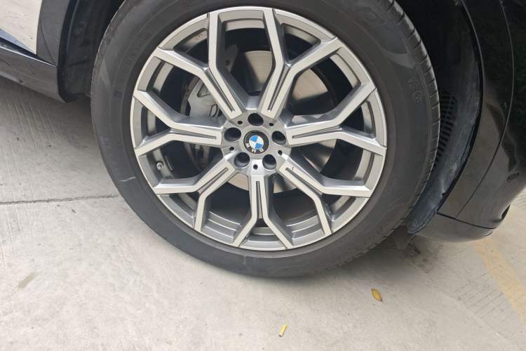 Used BMW X7 2022 xDrive40i Luxury Package with Leading Features

